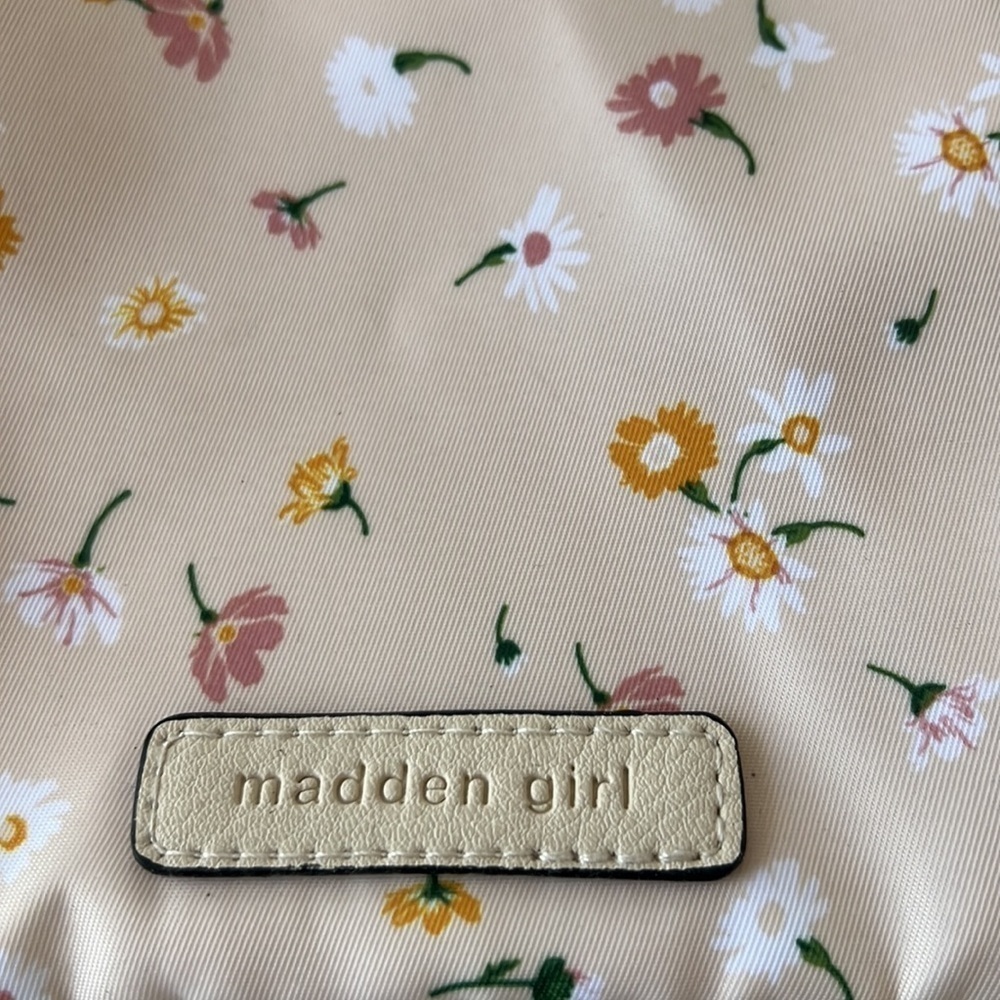 Madden Girl Floral Crossbody Phone Water Bottle Pouch Mini Bag NWOT - Picture 2 of 7